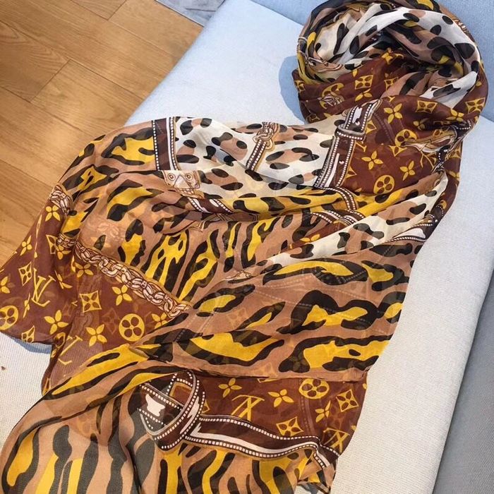 Louis Vuitton Scarf LVS00165